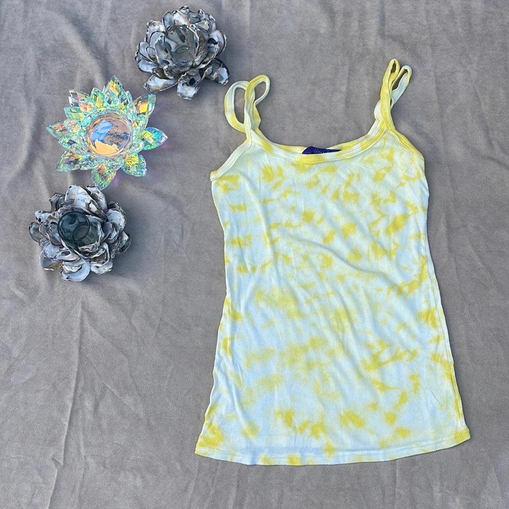 💛 NEW Miley Cyrus Max Yellow 100% Cotton Tie Dyed Wife Beater Tank Top - XL